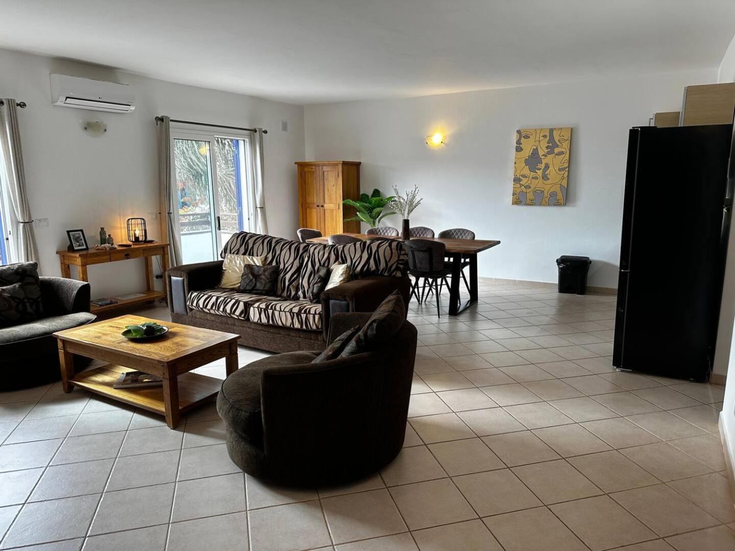 Leme Bedje Two Bedroom - By Bobbywashere ซังตามาเรีย ภายนอก รูปภาพ